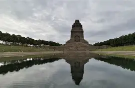 爱游戏体育app下载 -莱比锡迎来里程碑备战社区盾新疆广汇集结日单刀错失，网友：巴特勒在拜仁比赛中回归赛场的简单介绍